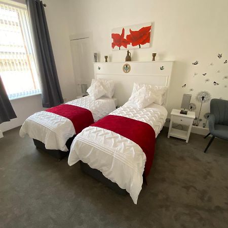 Impeccable 1-Bed Apartment Perth A Home From Home ภายนอก รูปภาพ